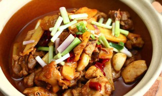 田螺炖土鸡煲(田螺炖鸡汤)