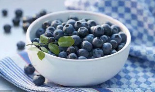 冰冻蓝莓可以直接吃么（山姆冰冻蓝莓可以直接吃么）