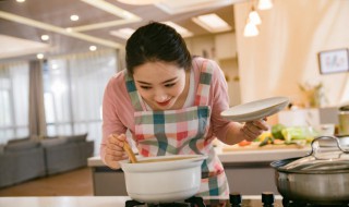 擀面皮的汤怎么做的（擀面皮的汤怎么做的好喝）