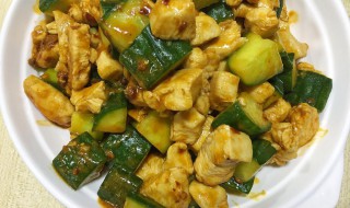 百合黄瓜炒鸡丁（百合炒黄瓜鸡蛋的做法）