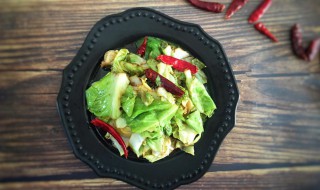 炒甘蓝块 家常菜炒甘蓝