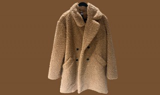 叠衣服外套的技巧和小方法（叠衣服外套的技巧和小方法视频）