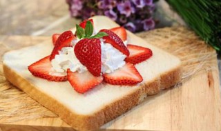 法式三角草莓吐司 草莓吐司三明治