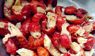 龙虾尾巴的肉怎么是红色（大龙虾尾巴上红红的是什么）