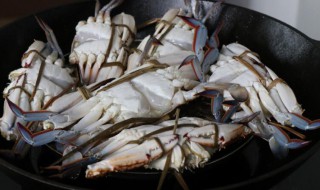 冻蟹直接蒸还是解冻蒸（冷冻螃蟹的处理方法及做法）