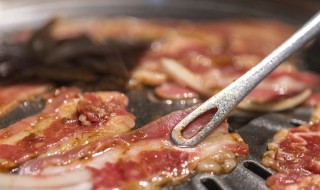 烤箱版的烤牛肉怎么做（烤箱版烤牛肉的做法窍门）