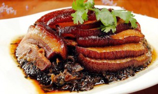 正宗农家梅干菜扣肉怎么做的（梅干菜扣肉的做法视频窍门）