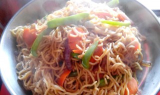 素炒面怎么做 素炒面怎么做简单又好吃