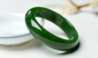 翡翠玉镯怎么挑选 翡翠玉镯怎么挑选好的