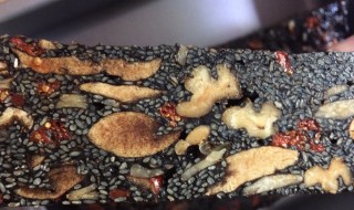 家庭制作阿胶糕的方法（家庭怎样制作阿胶糕窍门）