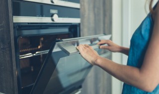 家用烤箱烤完肉后怎么清洗 家用烤箱烤完肉后怎么清洗?