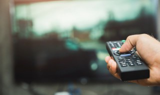 创维电视打不开机是怎么回事 创维电视打不开机是怎么回事亮绿灯