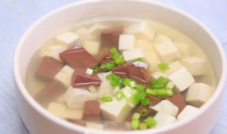 豆腐猪血怎么烧好吃（豆腐猪血怎么烧好吃又简单）
