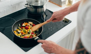 黄秋葵炒肉的做法（黄秋葵炒肉的做法大全）