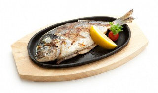 蒸鲈鱼怎么做好吃（清蒸鲈鱼怎么做最好吃）