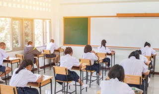 标准小学教室的尺寸是多少（标准小学教室的尺寸是多少平方）