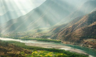 江堤是什么意思 什么的江堤