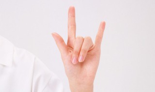 手腕上长痣代表什么（手指长痣）