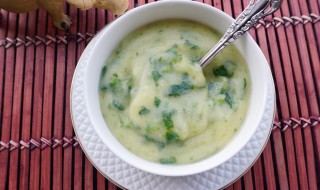 菠菜玉米面粥教程 玉米面菠菜粥怎么做