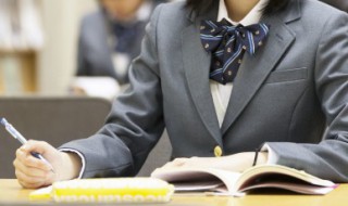 元日诗中写了哪些场景 元日古诗写出了什么样的情景