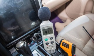 汽车噪音大怎么办（汽车噪音太大怎么解决）