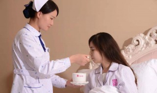 月子里吃牛奶木瓜怎么吃（坐月子吃牛奶木瓜）