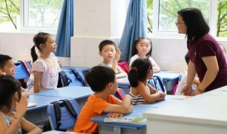 对影成三人的三人指的是什么(对影成三人的三人是什么意思)