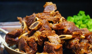 猪排骨和牛排骨那个营养价值高（猪排骨和牛排骨哪个好吃）