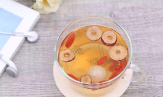 枸杞子泡水放多少（枸杞子泡水放多少粒）