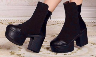 厚底短靴配什么裤子（厚底短靴配什么裤子好看）