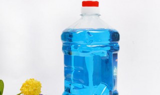 奔驰a200l如何加玻璃水 奔驰a200l如何打开引擎盖加玻璃水