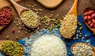 小米红枣莲子粥的功效与作用（小米红枣莲子粥的功效和作用）