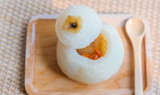 银耳与雪花梨煮水功效与作用 银耳与雪花梨煮水功效与作用是什么