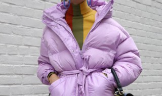 自己在家如何给羽绒服充绒（自己做羽绒服怎么充绒）