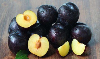 黑布林李子不能和什么一起吃 黑布林和李子的营养价值的区别