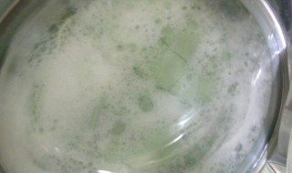 滚筒洗羽绒服的正确方法（滚筒洗羽绒服洗法）