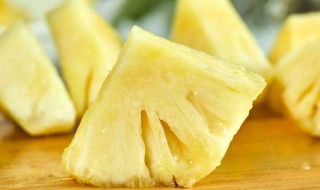 菠萝怎么挑选甜的（菠萝怎么挑选甜的还是咸的）