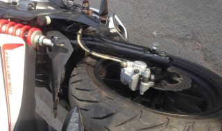 摩托车换机油后怠速不稳易熄火（摩托车换机油后怠速不稳易熄火怎么办）