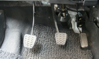 松油门转速回落慢怎么办（松油门后转速下降太快是什么原因）