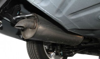 怠速排气管有轻微放炮声 汽车怠速排气管放炮