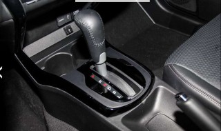 p档启动后可不可以松脚刹车（p档可以松刹车吗）