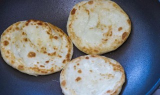 烙的饼怎么不硬（烙饼怎么不硬还香呢）