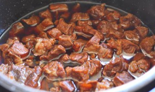 家庭版的炖牛肉怎么做（家庭版的炖牛肉怎么做才好吃）