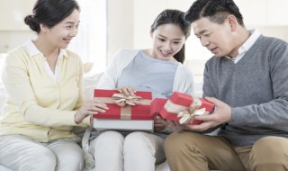 妇女节送什么礼物好 妇女节送什么礼物好手工制作