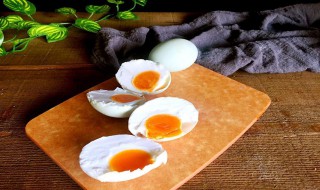 煮鸭蛋不破壳的方法 煮鸭蛋不破壳的方法是什么
