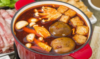 自煮麻辣火锅方法（如何自制麻辣火锅）