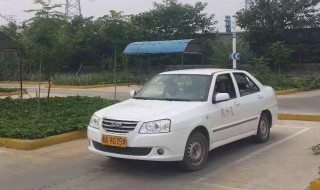 科二倒挡走直线技巧（科二倒挡怎么挂?）