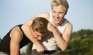 把兄弟是什么意思 把兄弟是啥意思