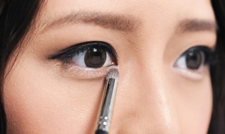 右下眼皮跳是什么预兆（右下眼皮跳是什么预兆周公解梦）