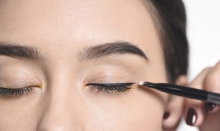 右眼上眼皮跳是什么预兆 女人的右眼上眼皮跳是什么预兆